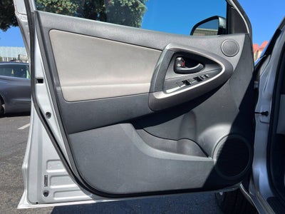 2012 Toyota RAV4 4WD 4dr I4 (Natl)