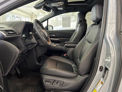 2025 Toyota Sienna Woodland Edition 7 Passenger