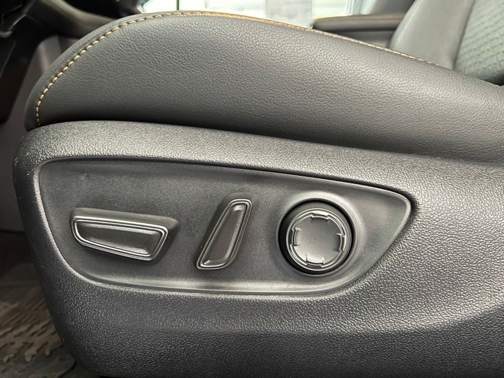2025 Toyota Sienna Woodland Edition 7 Passenger
