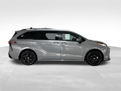2025 Toyota Sienna Woodland Edition 7 Passenger