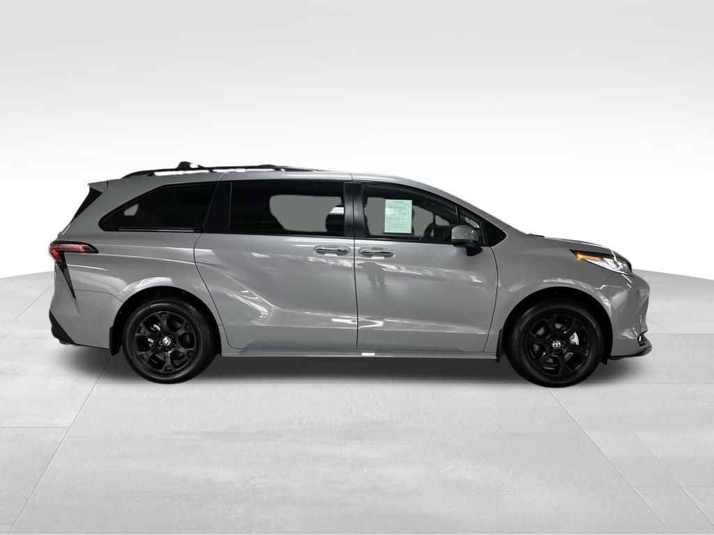 2025 Toyota Sienna Woodland Edition 7 Passenger