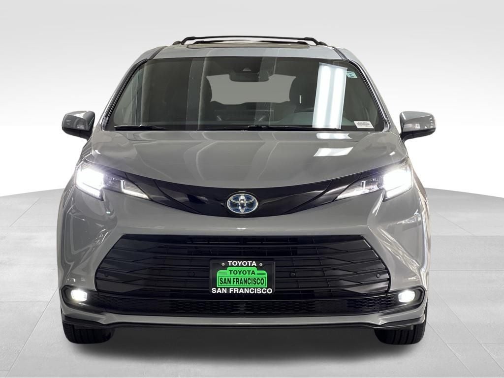 2025 Toyota Sienna Woodland Edition 7 Passenger