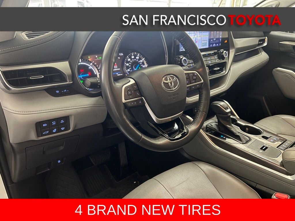 2022 Toyota Highlander Hybrid Platinum