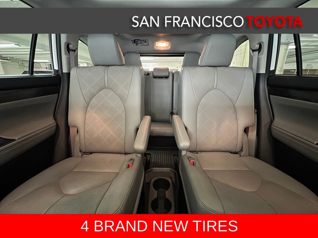 2022 Toyota Highlander Hybrid Platinum