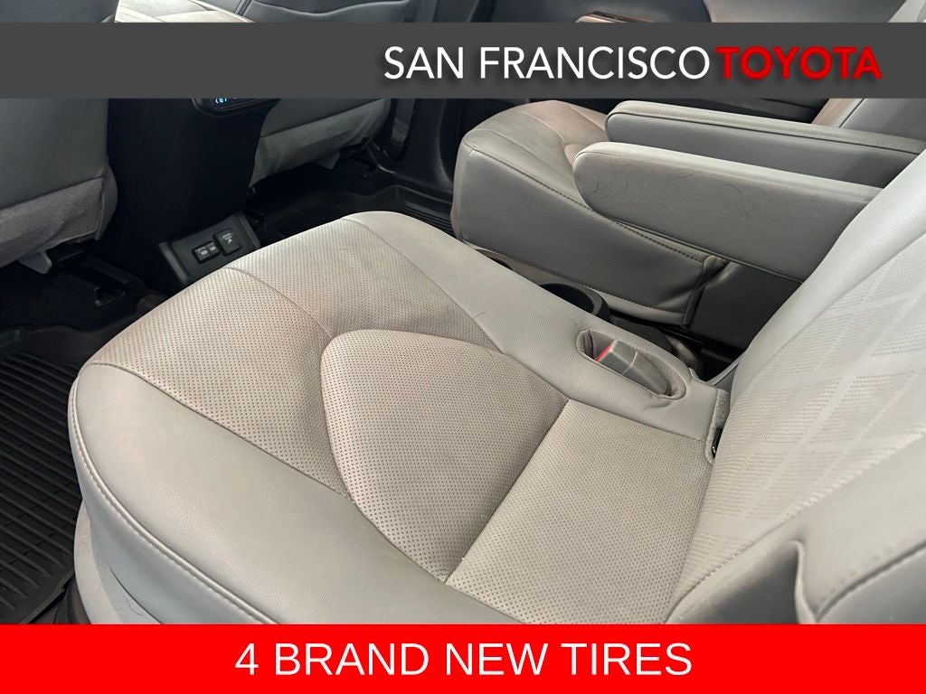 2022 Toyota Highlander Hybrid Platinum