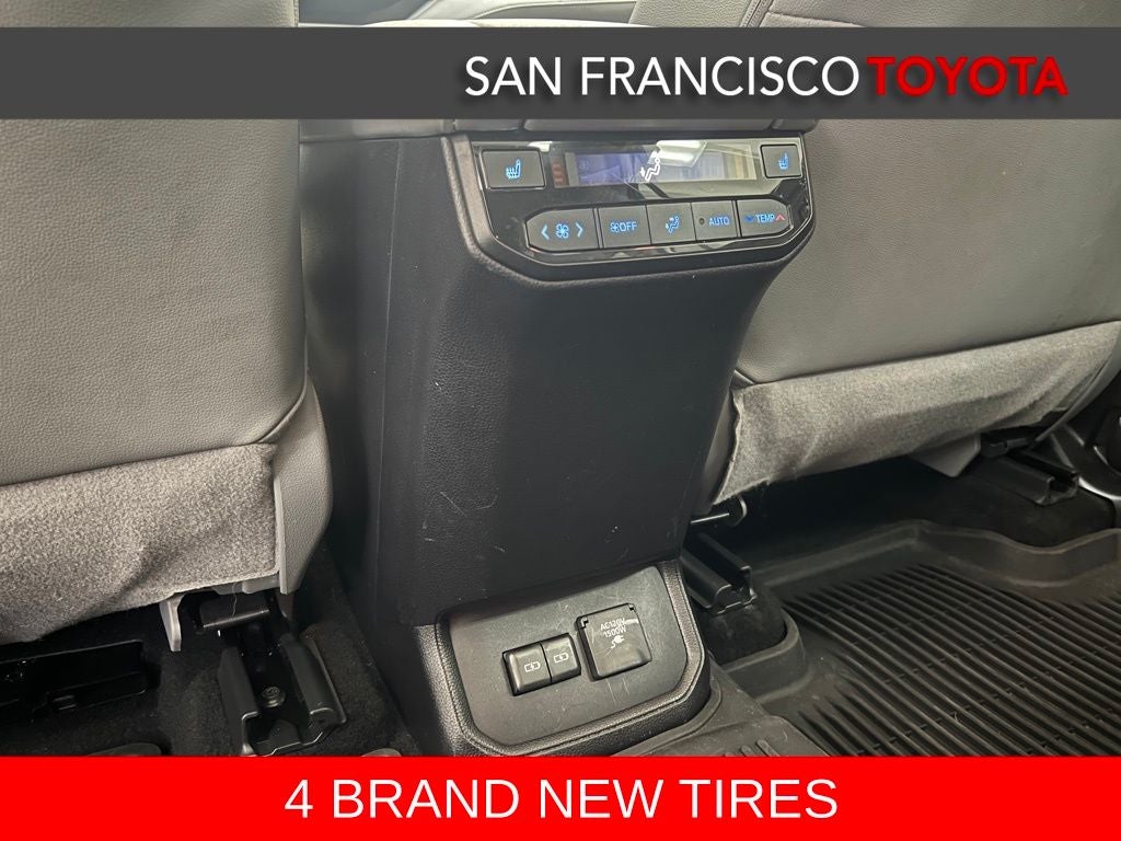 2022 Toyota Highlander Hybrid Platinum