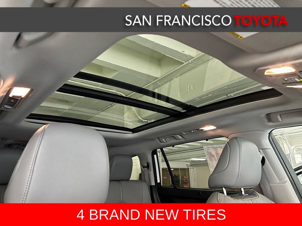 2022 Toyota Highlander Hybrid Platinum