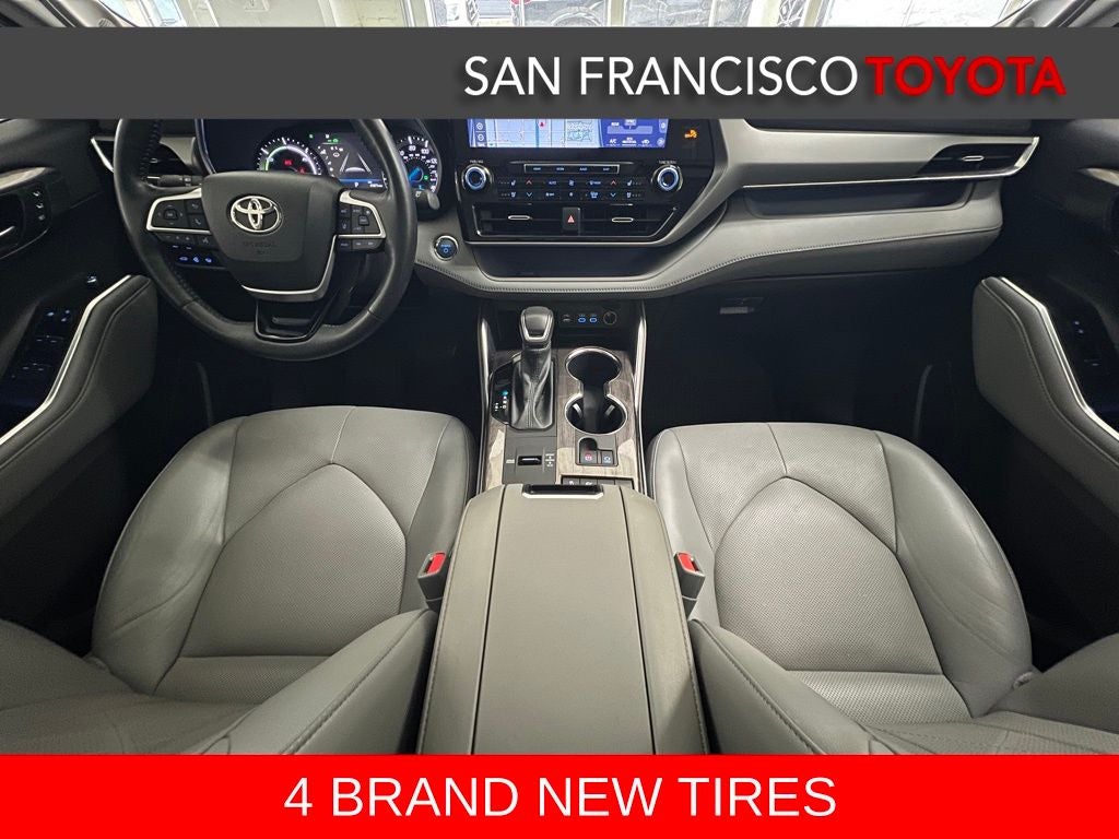 2022 Toyota Highlander Hybrid Platinum