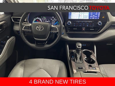 2022 Toyota Highlander Hybrid Platinum