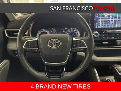 2022 Toyota Highlander Hybrid Platinum