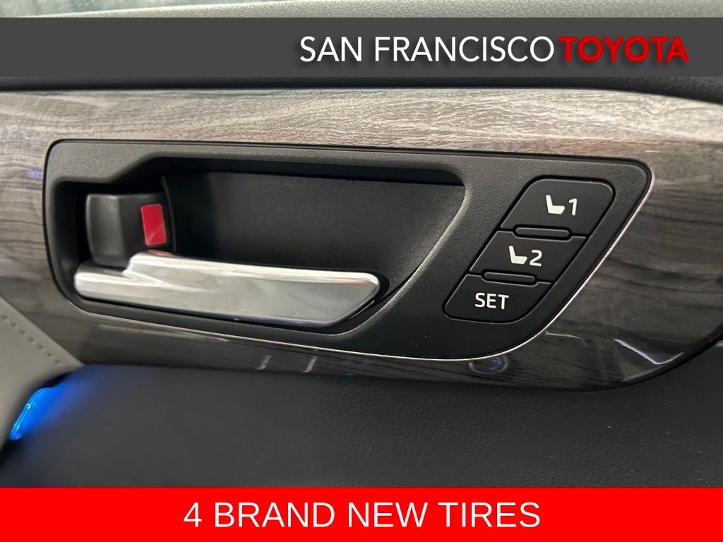 2022 Toyota Highlander Hybrid Platinum