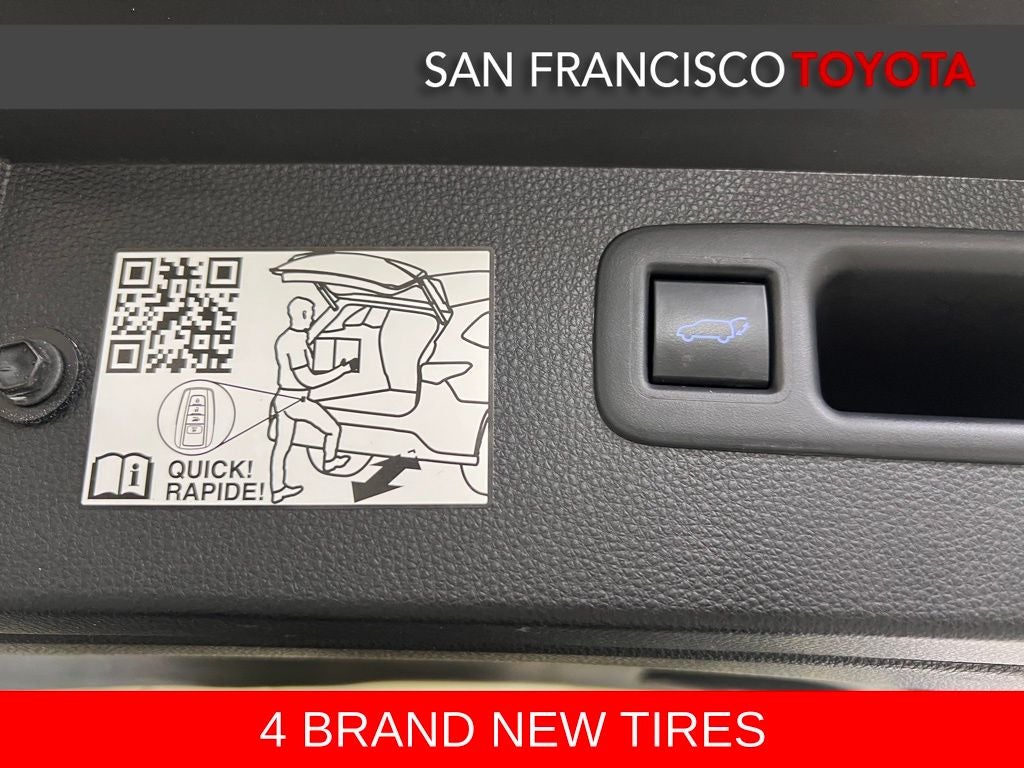 2022 Toyota Highlander Hybrid Platinum