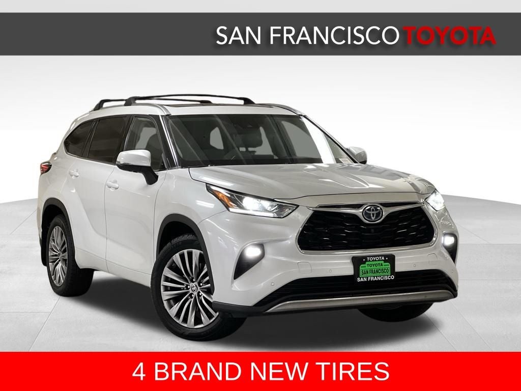 2022 Toyota Highlander Hybrid Platinum