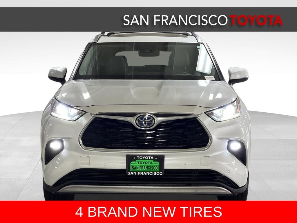 2022 Toyota Highlander Hybrid Platinum