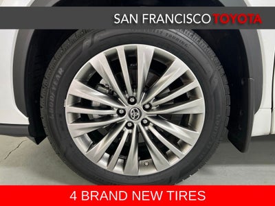 2022 Toyota Highlander Hybrid Platinum