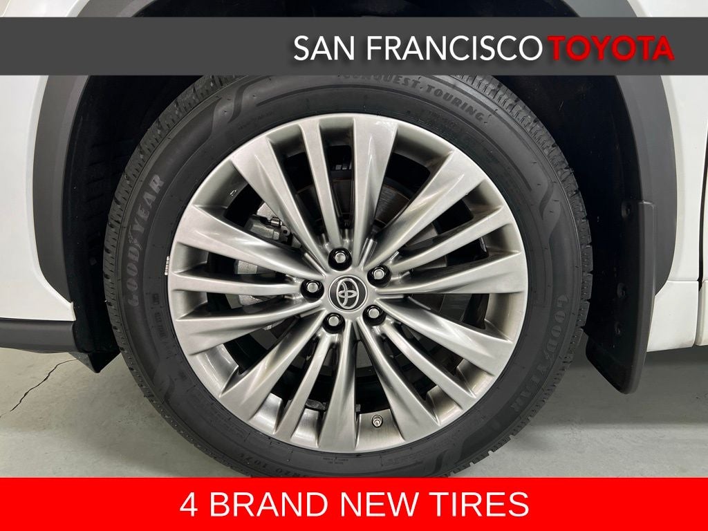 2022 Toyota Highlander Hybrid Platinum