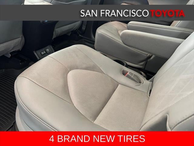 2022 Toyota Highlander Hybrid Platinum