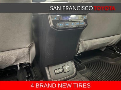 2022 Toyota Highlander Hybrid Platinum