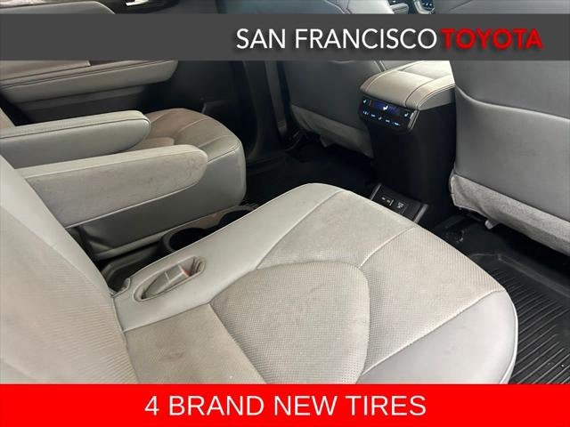 2022 Toyota Highlander Hybrid Platinum