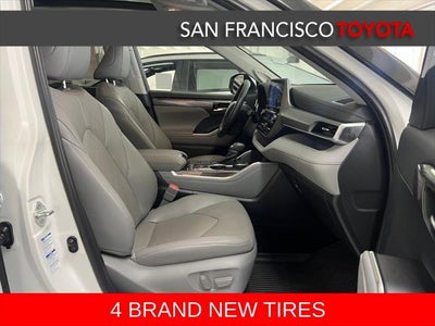 2022 Toyota Highlander Hybrid Platinum