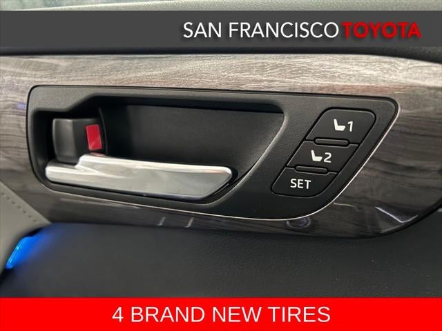 2022 Toyota Highlander Hybrid Platinum