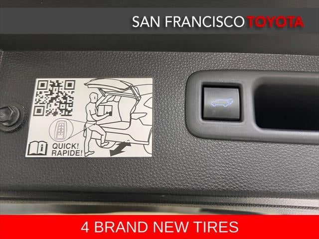 2022 Toyota Highlander Hybrid Platinum