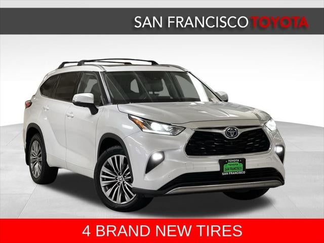 2022 Toyota Highlander Hybrid Platinum