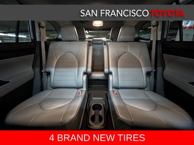 2022 Toyota Highlander Hybrid XLE