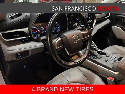 2022 Toyota Highlander Hybrid XLE