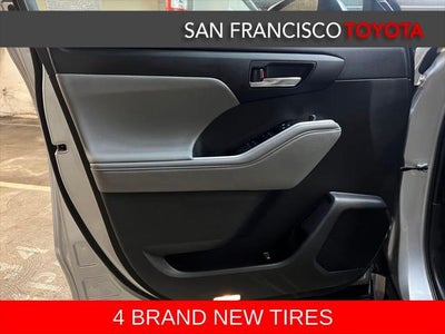2022 Toyota Highlander Hybrid XLE