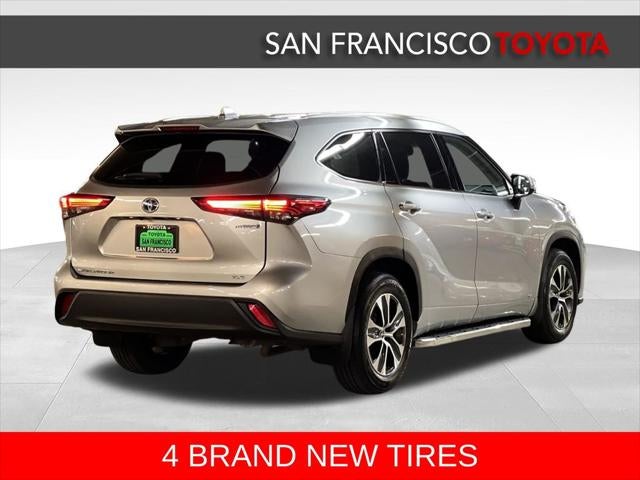 2022 Toyota Highlander Hybrid XLE
