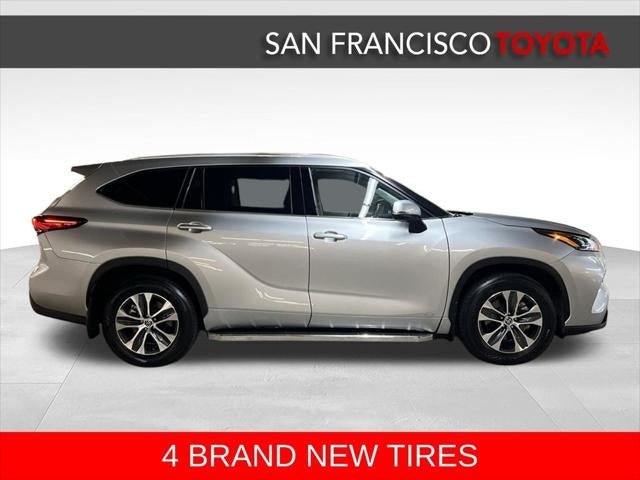 2022 Toyota Highlander Hybrid XLE