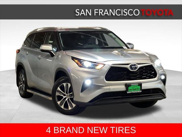 2022 Toyota Highlander Hybrid XLE
