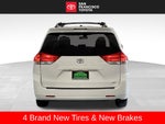 2013 Toyota Sienna LE 8 Passenger