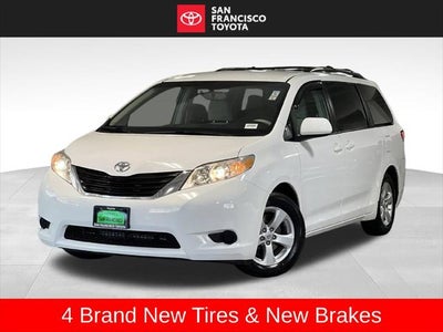 2013 Toyota Sienna LE 8 Passenger