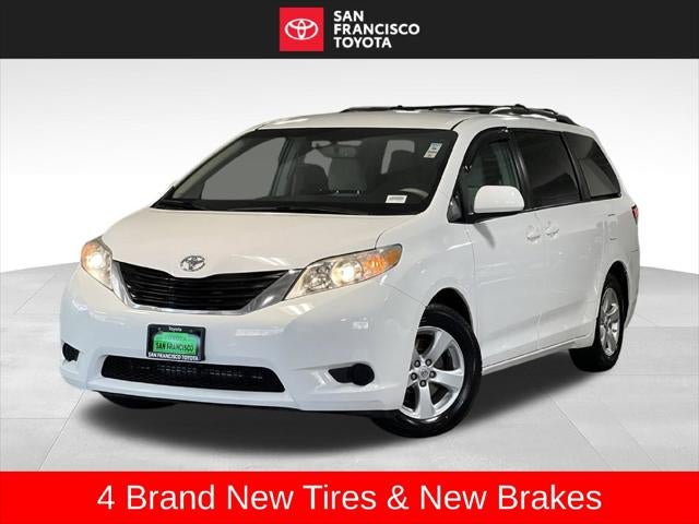 2013 Toyota Sienna LE 8 Passenger