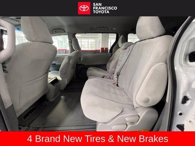 2013 Toyota Sienna LE 8 Passenger