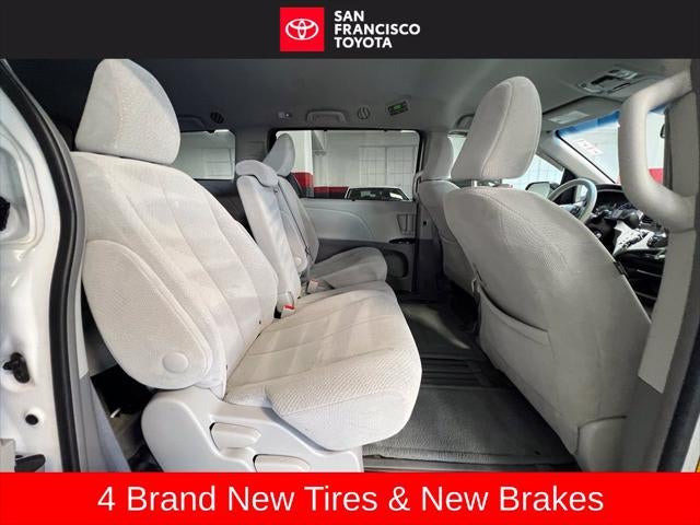 2013 Toyota Sienna LE 8 Passenger