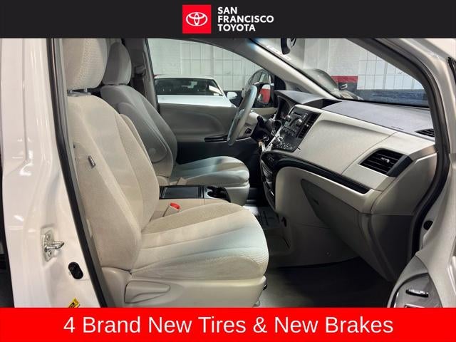 2013 Toyota Sienna LE 8 Passenger