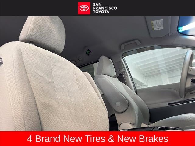 2013 Toyota Sienna LE 8 Passenger
