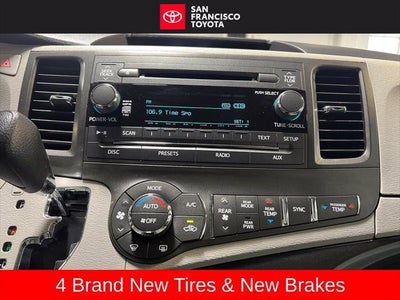 2013 Toyota Sienna LE 8 Passenger