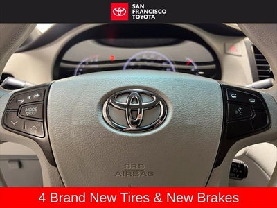 2013 Toyota Sienna LE 8 Passenger