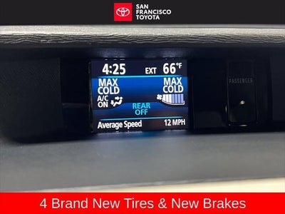 2013 Toyota Sienna LE 8 Passenger