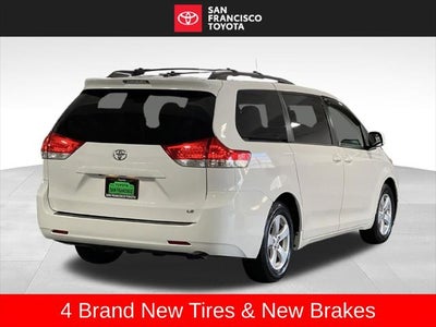 2013 Toyota Sienna LE 8 Passenger