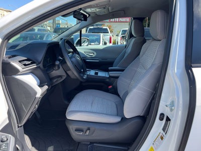 2026 Toyota Sienna LE 7 PASSENGER