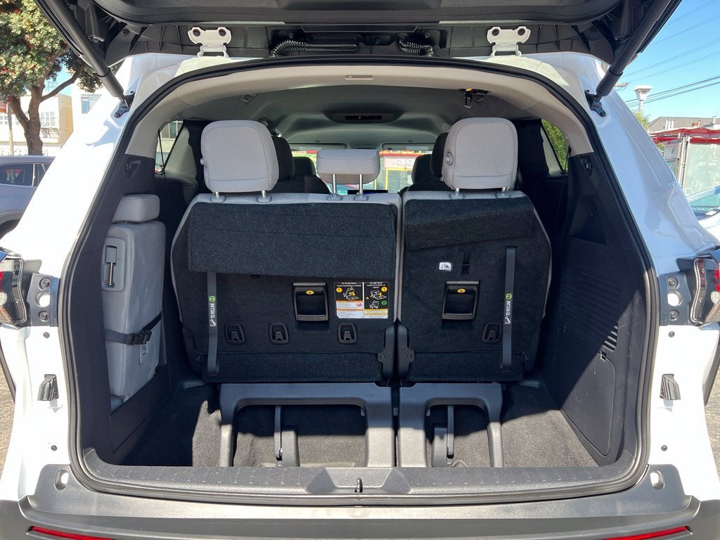 2026 Toyota Sienna LE 7 PASSENGER