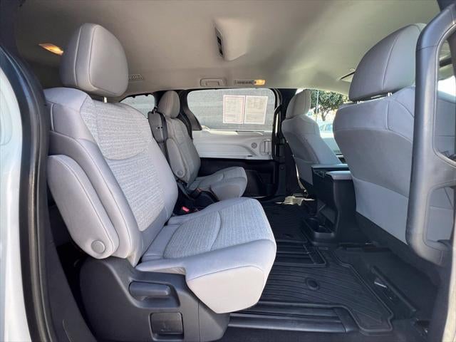 2026 Toyota Sienna LE 7 PASSENGER