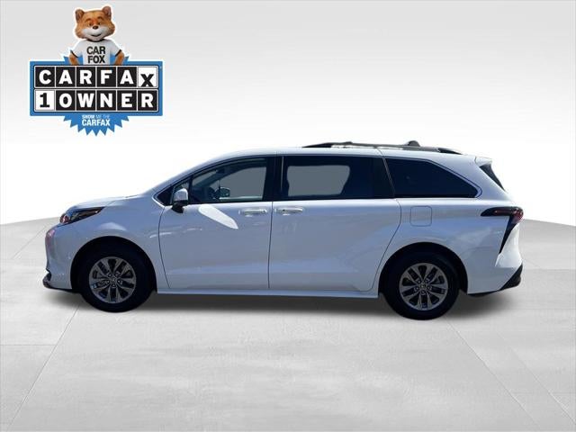 2026 Toyota Sienna LE 7 PASSENGERS