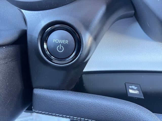 2026 Toyota Sienna LE 7 PASSENGERS