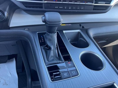 2026 Toyota Sienna LE 7 PASSENGERS